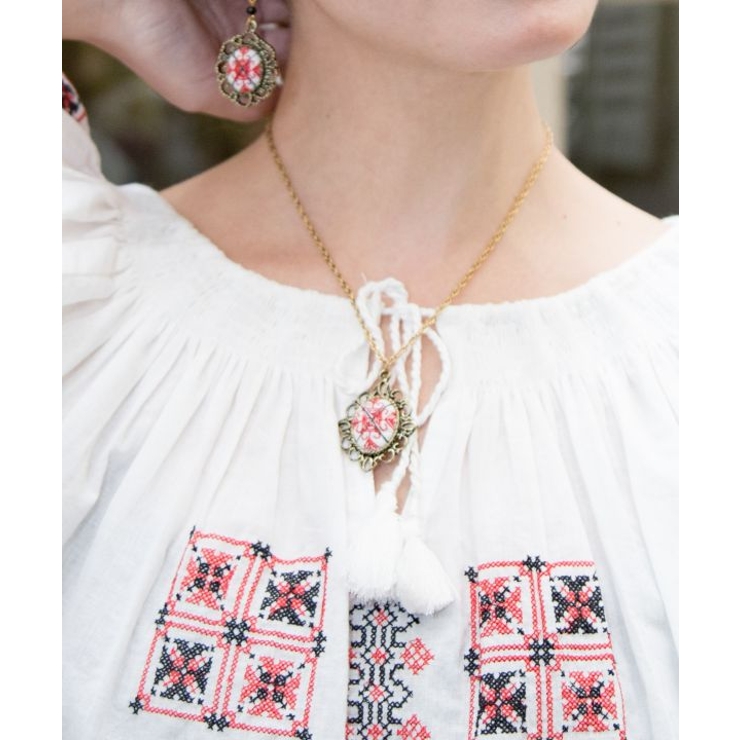 ホワイト | 【欧州航路】ロマニアネックレス | アミナコレクション 