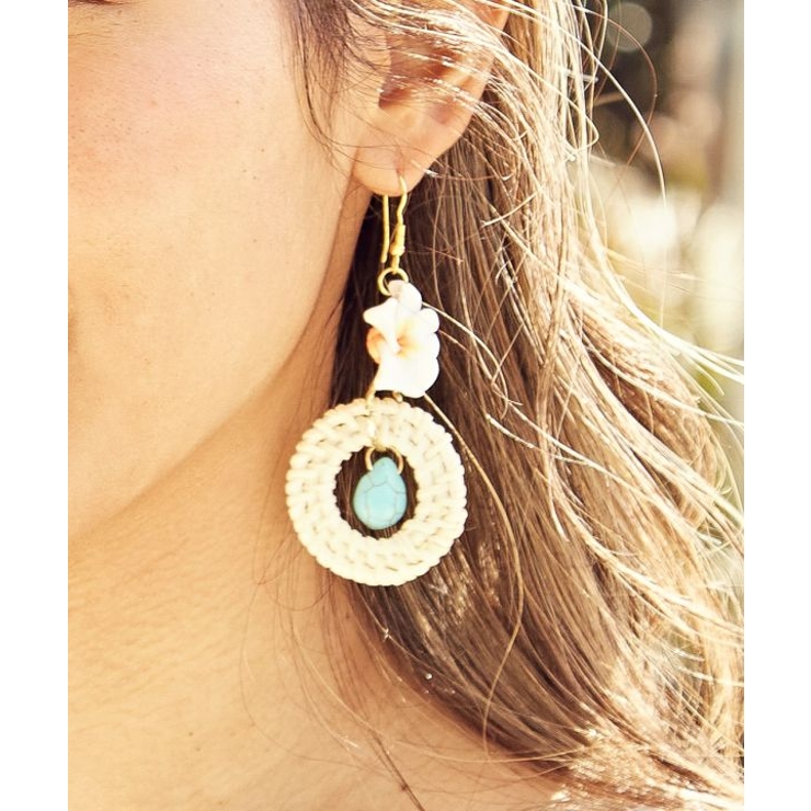 【Kahiko】プルメリアラタンピアス | アミナコレクション  | 詳細画像2 