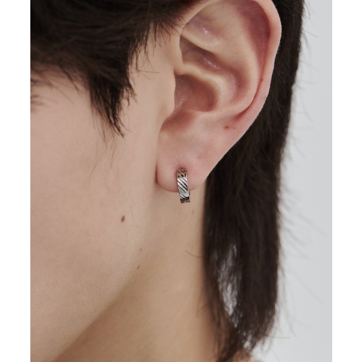 シルバー | 【 金属アレルギー対応 】ツイストデザイン フープピアス（両耳用）直径10mm | wyz