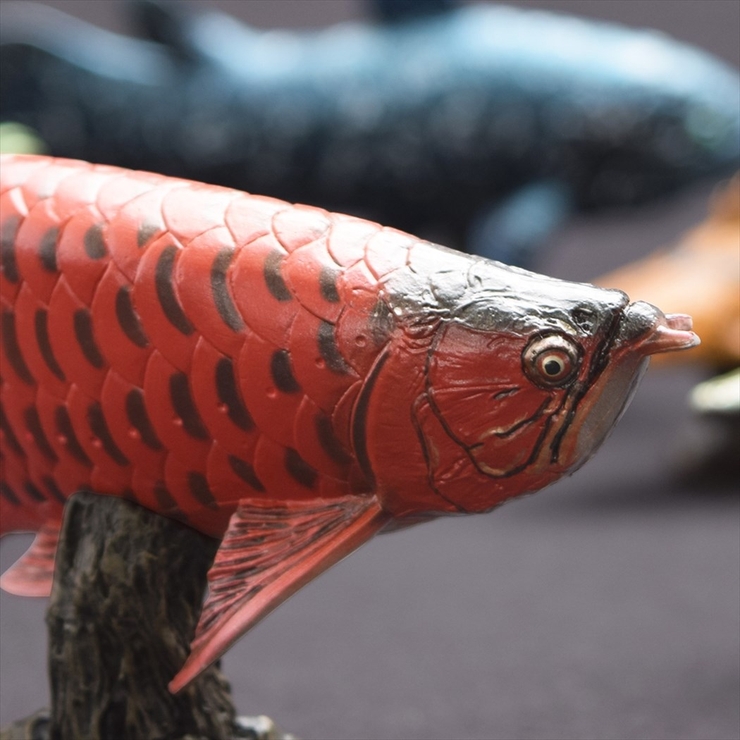 新作ハンドメイド 41cmアロワナ フィギュア レプリカ 熱帯魚 レッド