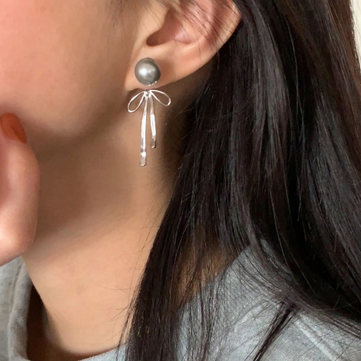 甘すぎないメタルリボンピアス パールリボンピアス ピアス | COCOMOMO | 詳細画像14 