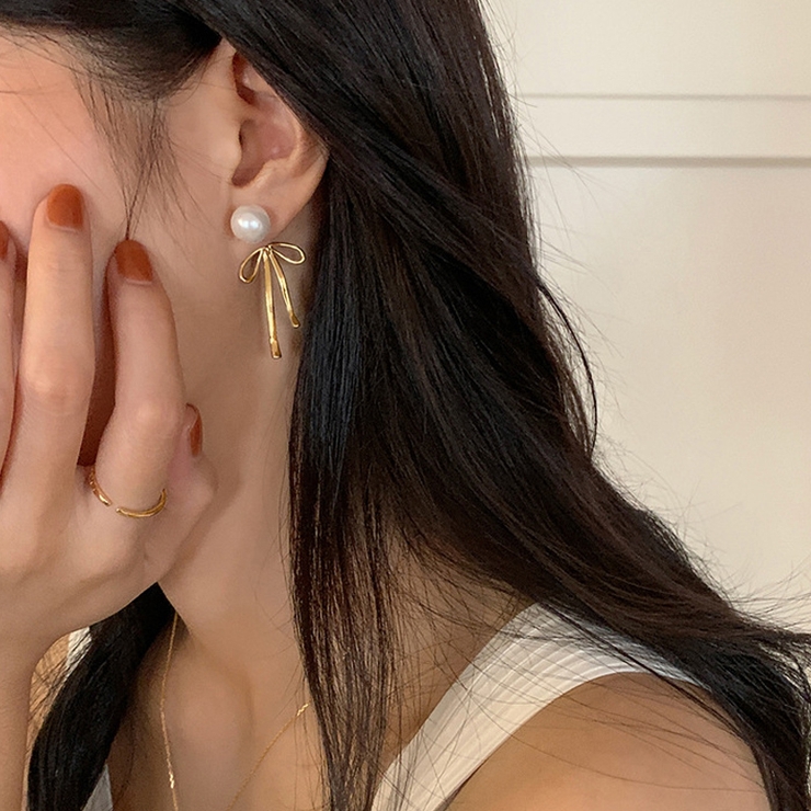 甘すぎないメタルリボンピアス パールリボンピアス ピアス | COCOMOMO | 詳細画像8 