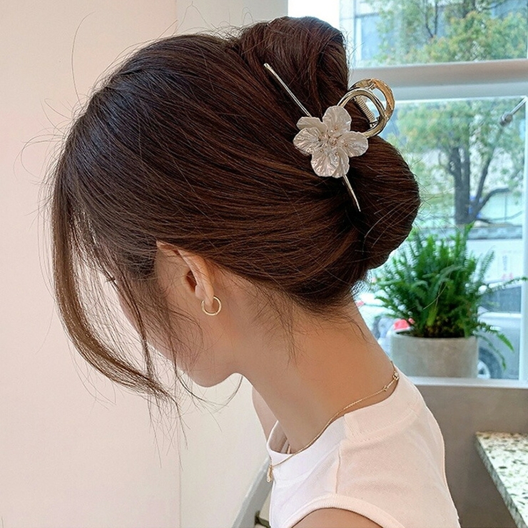 フラワーヘアクリップ バンスクリップ ヘアアクセサリー[品番：COCW0004675]｜COCOMOMO（ココモモ）のレディースファッション 通販｜SHOPLIST（ショップリスト）