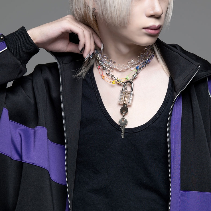 izBLACKアクリル南京錠ネックレス 全1色南京錠ネックレス