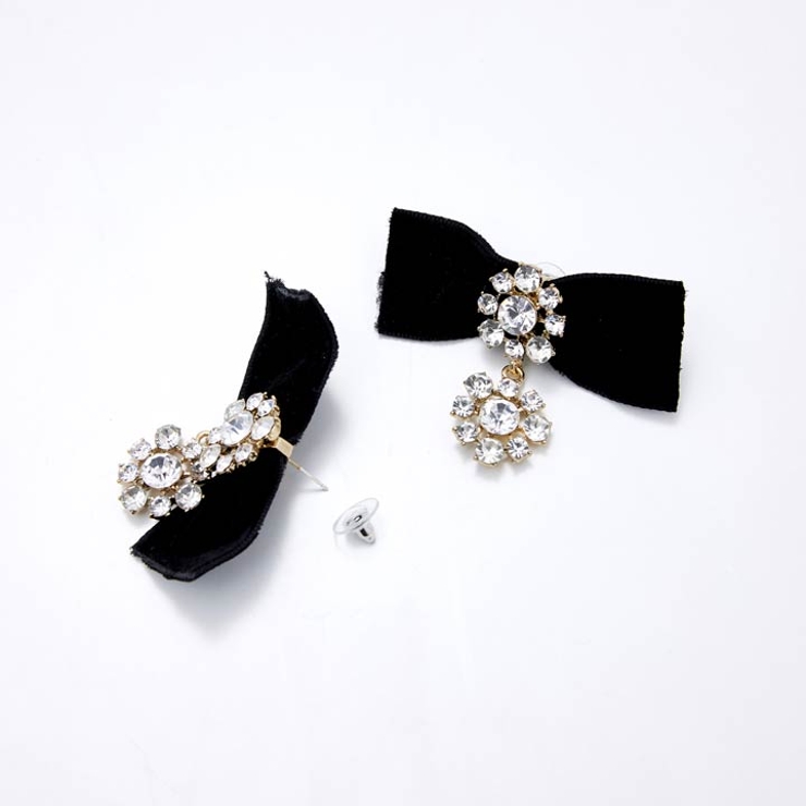 Dolce & Gabbana クリスタル リボン ピアス Dolce & Gabbana クリスタル リボン ピアス