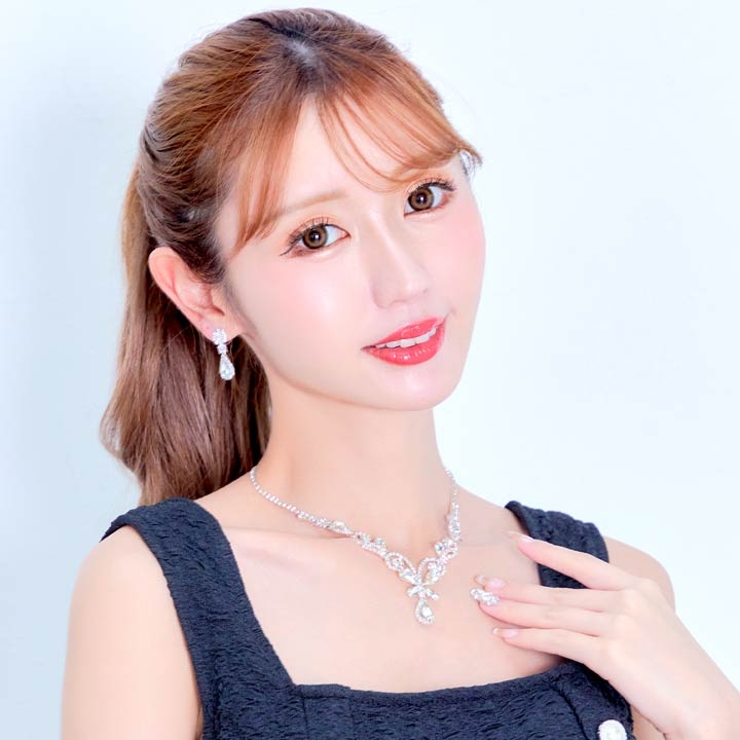 ネックレスいろいろ　　1757g 東さ7-0530① SIENA ROSE】Nudie Diamond・5粒ネックレス[クリア]｜SANPO