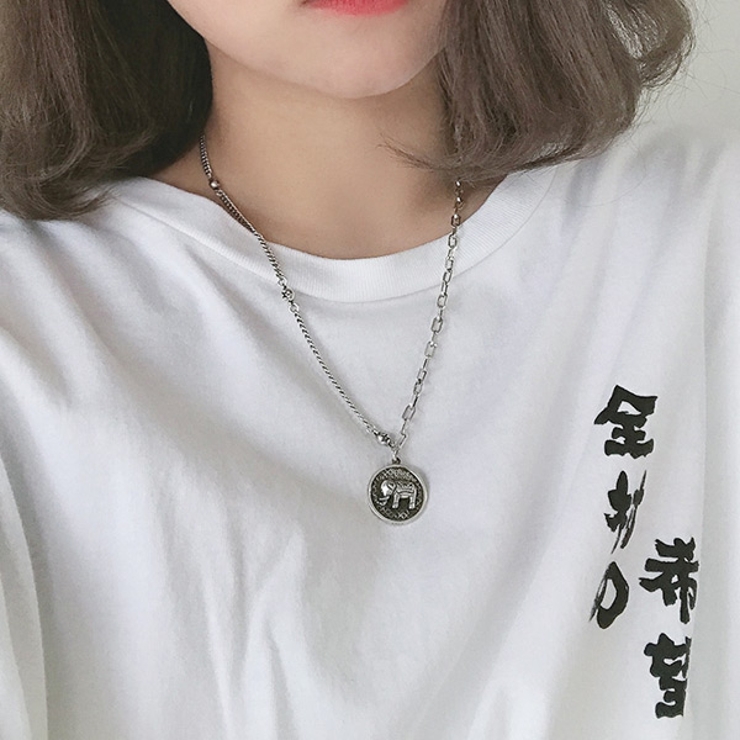 エレファントがデザインされたチェーンペンダント エレファントモチーフ チェーン ペンダント ネックレス[品番