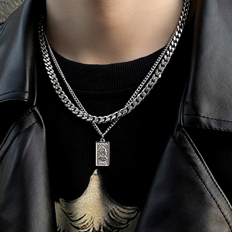 HEARTZ スクエアペンダントネックレス