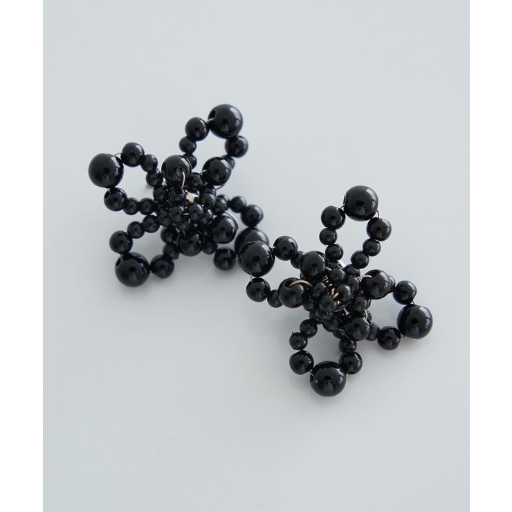 ブラック | パールフラワーピアス | earth music&ecology 