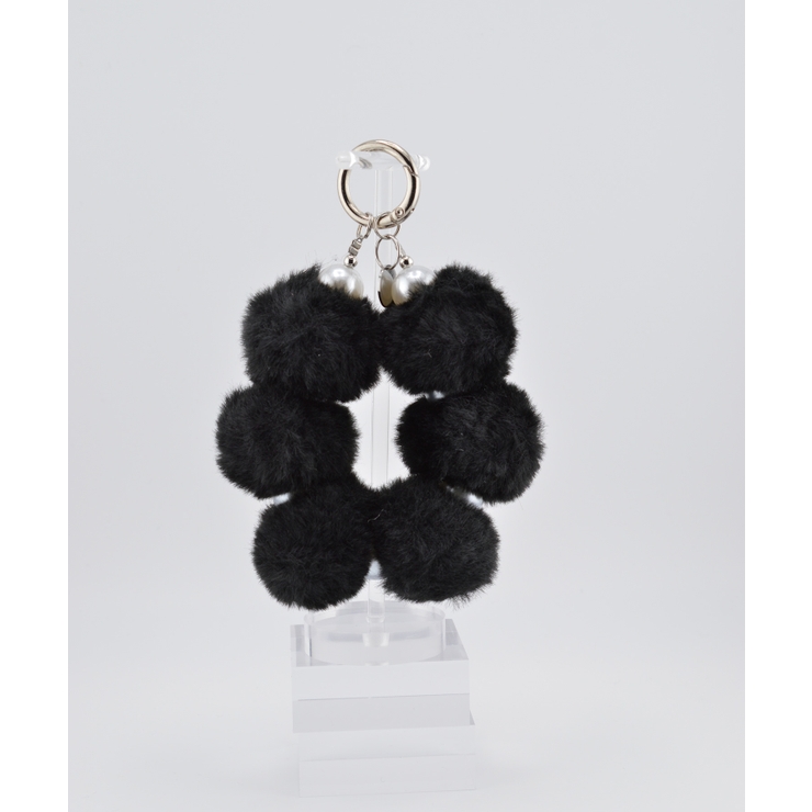ブラック | Marshmallow Pom Ball Wrist Strap | earyear