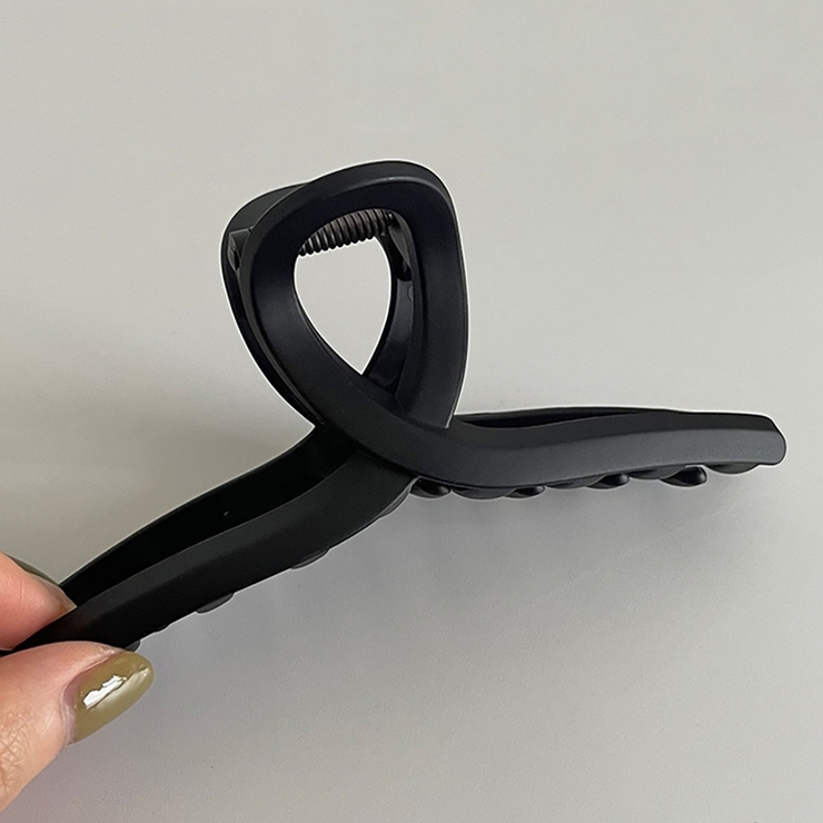 ブラック | マットテクスチャーヘアクリップ【韓国ファッション】 | Girly Doll