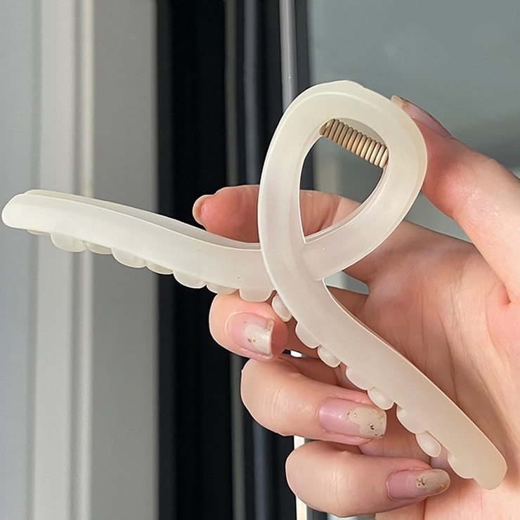 アイボリー | マットテクスチャーヘアクリップ【韓国ファッション】 | Girly Doll