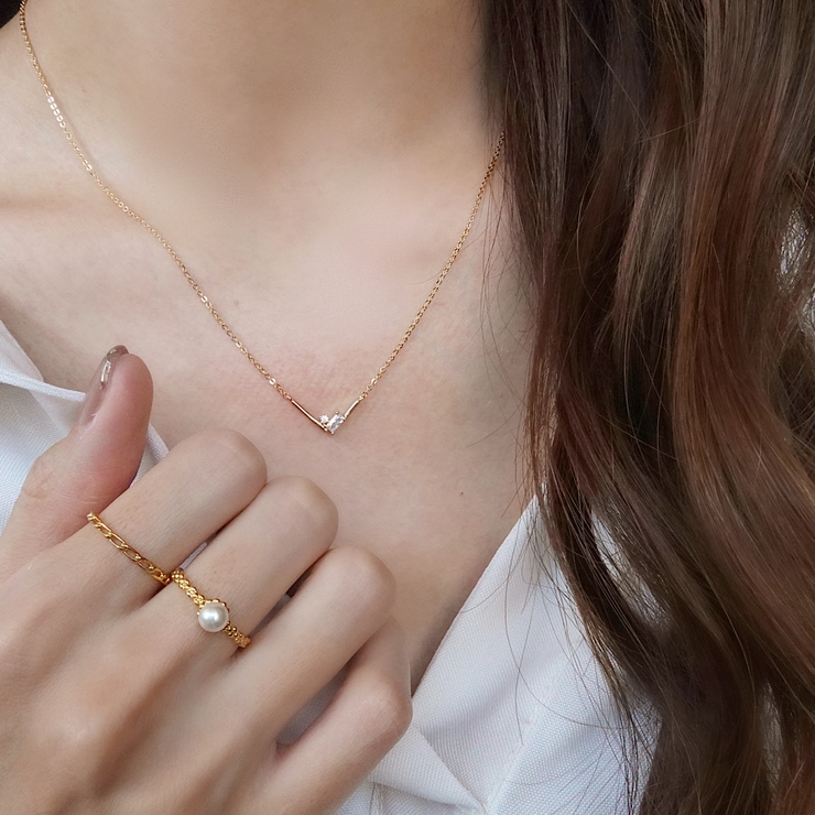 ビジューvカットネックレス ニッケルフリー 品番 Ejea Enjoueel アンジュエール のレディースファッション通販 Shoplist ショップリスト
