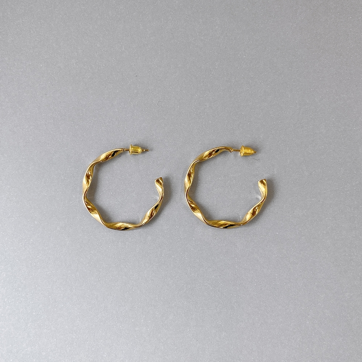 ゴールド | ステンレスウェーブフープピアス C型ツ変形 サージカルステンレス | FACION