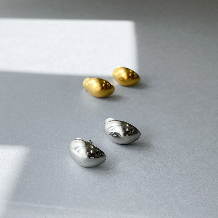 プランプビーンズステンレスピアス ドロップ 涙型 | FACION | 詳細画像1 