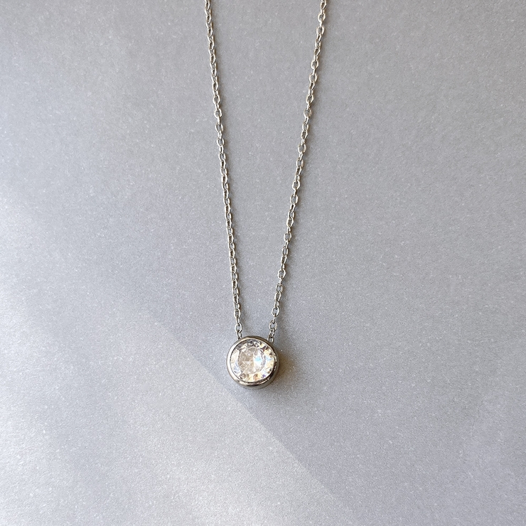 クリア＊シルバー | ラウンドストーンステンレスネックレス サージカルステンレス ペンダント | FACION