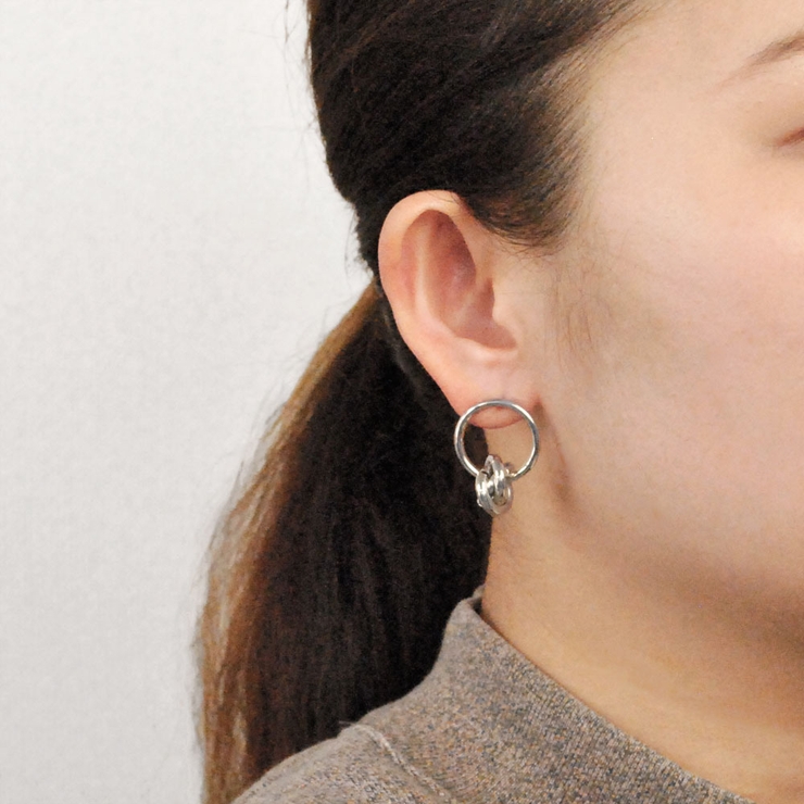 クロススリーリングメタルピアス シルバーゴールドレディースフープ | FACION | 詳細画像3 