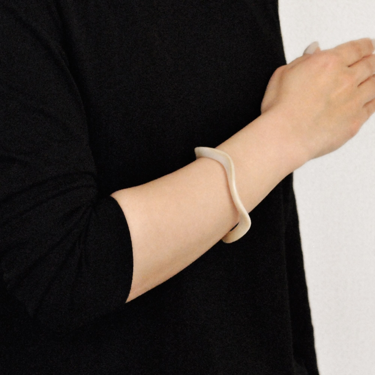 アクリルウェーブバングルブレスレット 透明クリア変形インスタプチプラ ブレス | FACION | 詳細画像6 