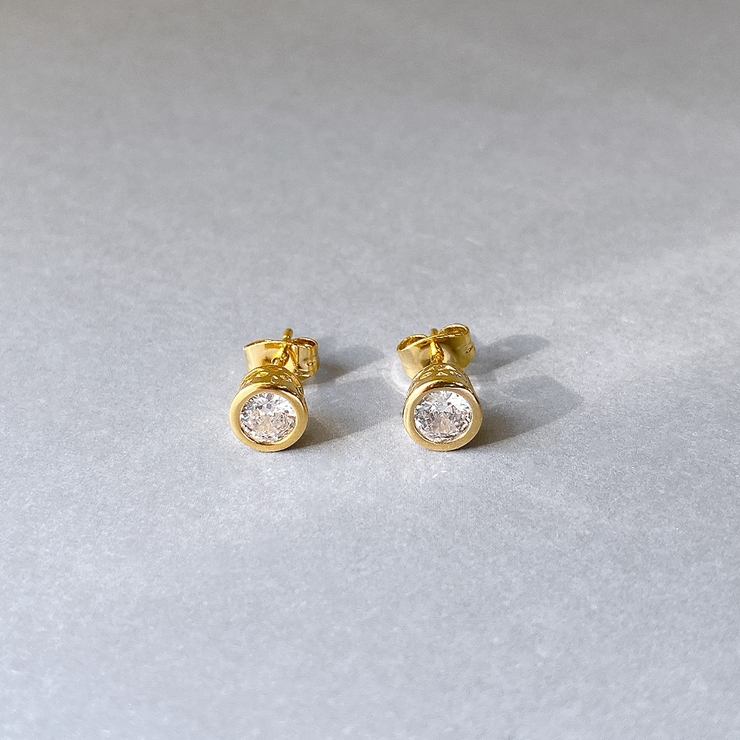 ゴールド | CZステンレス透かし枠スタッドピアス | FACION