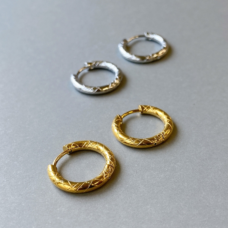 スクラッチカットステンレスフープピアス 中折れ ワンタッチ 開閉式 | FACION | 詳細画像1 