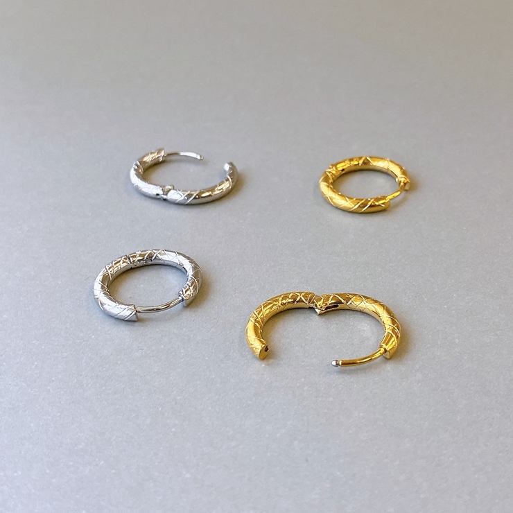 スクラッチカットステンレスフープピアス 中折れ ワンタッチ 開閉式 | FACION | 詳細画像4 