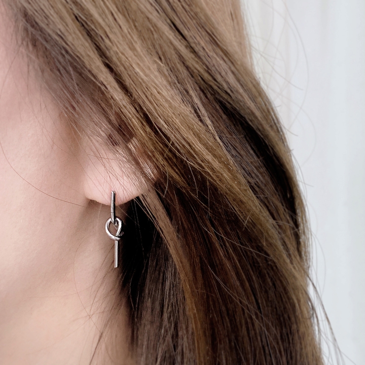 ノットラインバーステンレスピアス サージカルステンレス316L レディース | FACION | 詳細画像5 