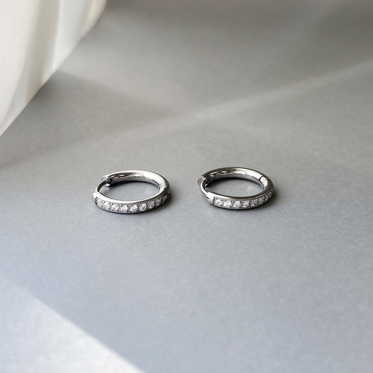 シルバー | CZワンタッチステンレスフープピアス 両耳用 サージカルステンレス | FACION