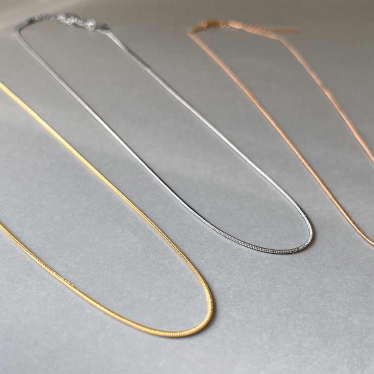 スリムスネークチェーンステンレスネックレス サージカルステンレス レディース | FACION | 詳細画像1 
