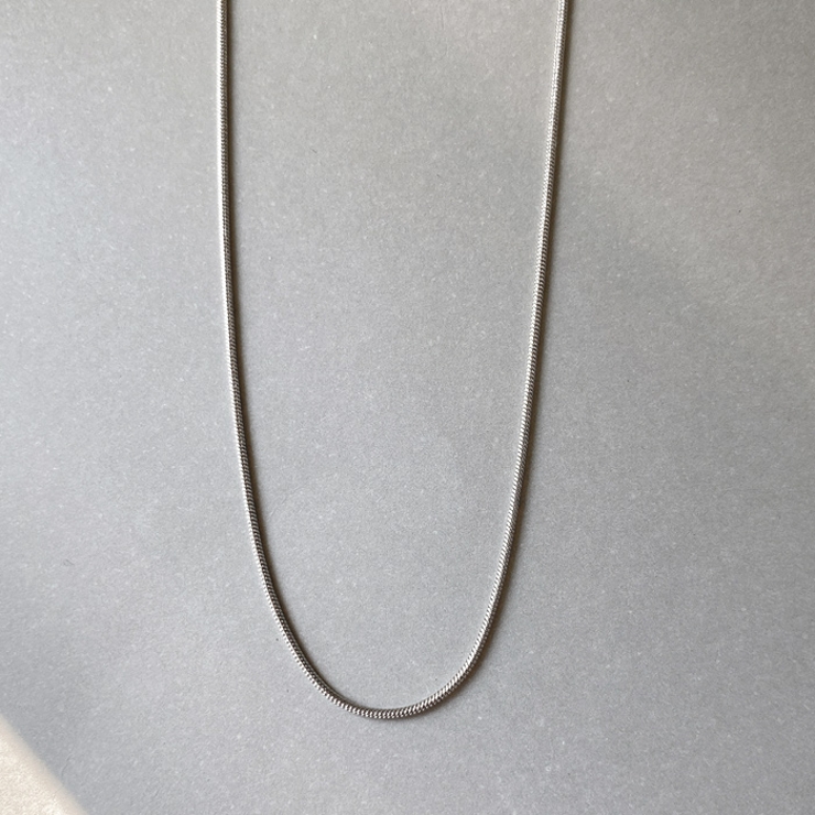 シルバー | スリムスネークチェーンステンレスネックレス サージカルステンレス レディース | FACION