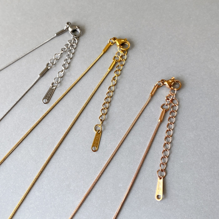 スリムスネークチェーンステンレスネックレス サージカルステンレス レディース | FACION | 詳細画像4 