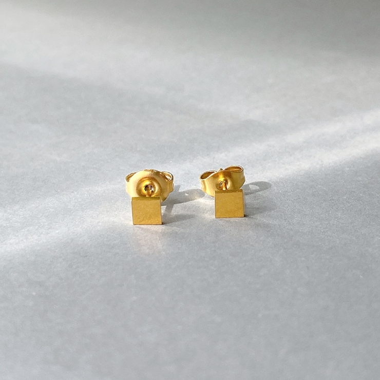 ゴールド | プチスクエアステンレスピアス サージカルステンレス 四角型 レディース 女性 | FACION