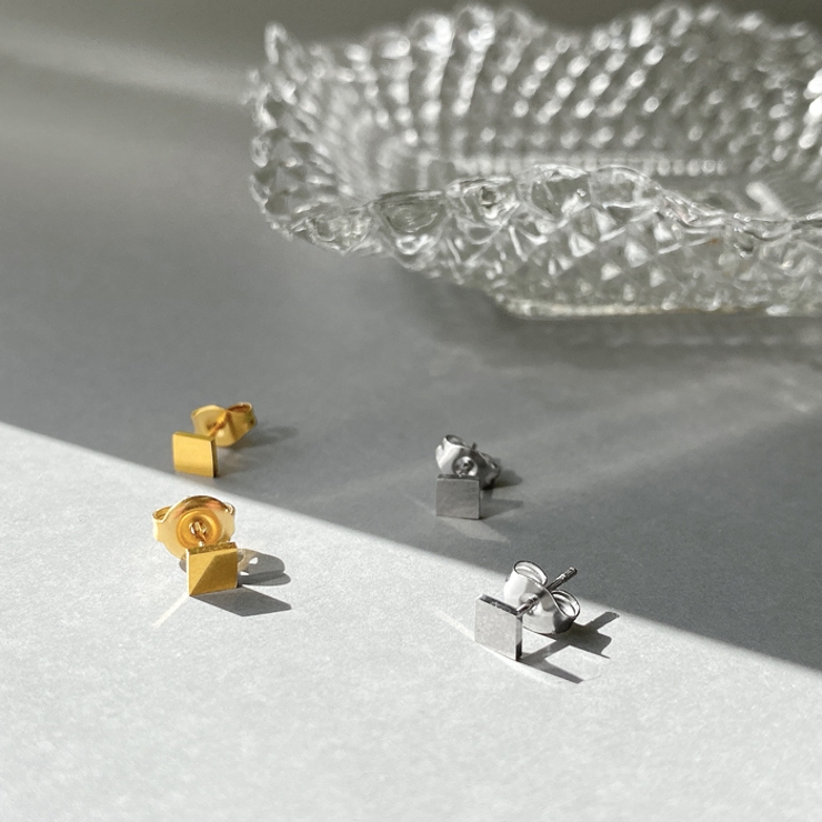 プチスクエアステンレスピアス サージカルステンレス 四角型 レディース 女性 | FACION | 詳細画像3 