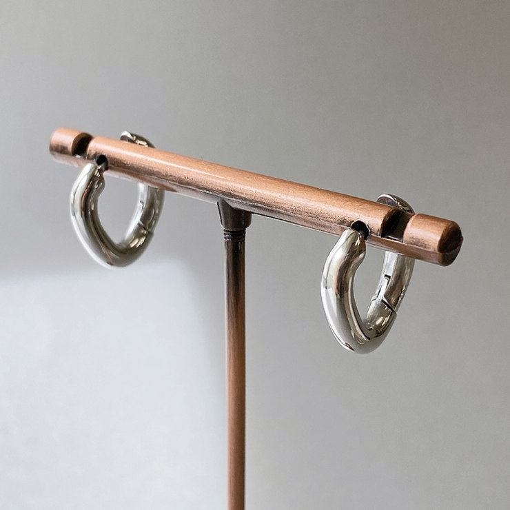 シルバー | ニュアンスフープステンレスワンタッチピアス サージカルステンレス 金属アレルギー… | FACION