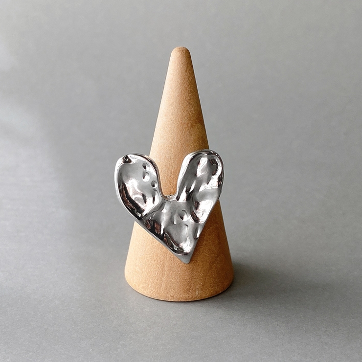 シルバー | エンボスハートステンレスリング 指輪 アレルギー対応 | FACION