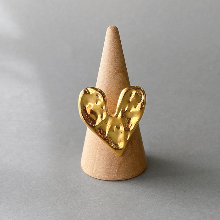 ゴールド | エンボスハートステンレスリング 指輪 アレルギー対応 | FACION