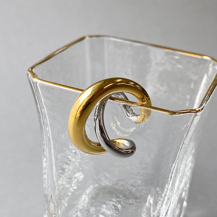 バイカラーステンレスクロスフープイヤーカフ 片耳用 イヤリング | FACION | 詳細画像4 