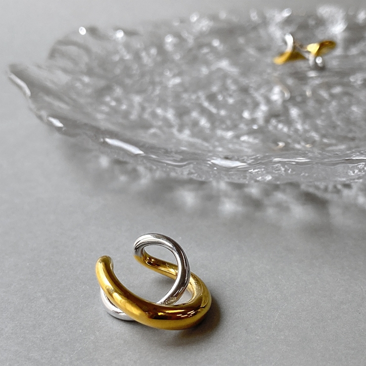 バイカラーステンレスクロスフープイヤーカフ 片耳用 イヤリング | FACION | 詳細画像5 