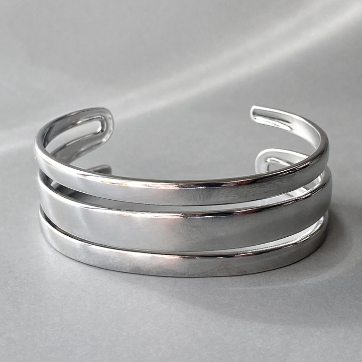 シルバー | メタルラインステンレスワイドバングルブレスレット 太め 女性 | FACION