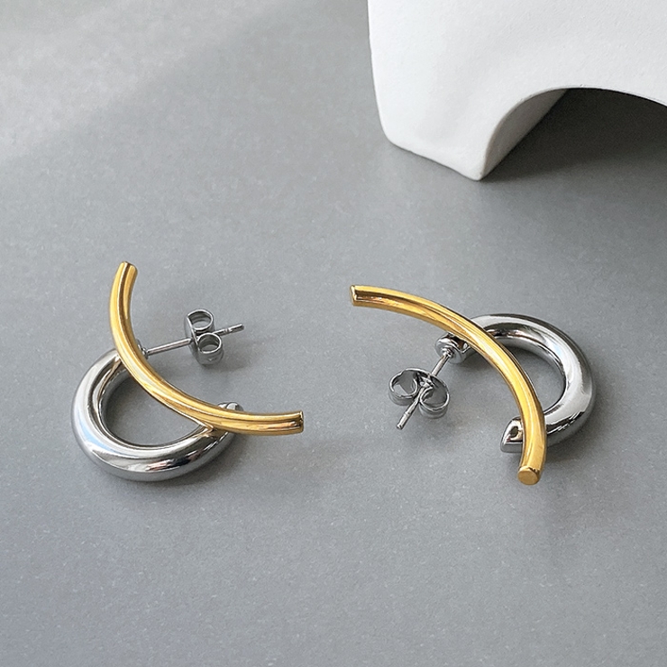 バイカラーカーブデザインステンレスフープピアス アレルギー対応 つけっぱなし | FACION | 詳細画像6 