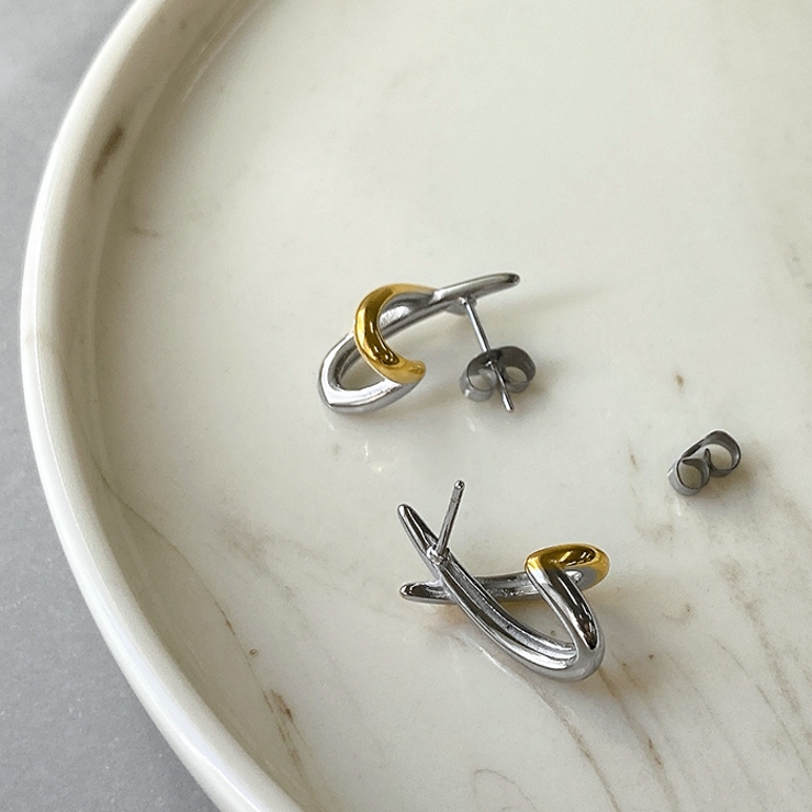 バイカラークロスステンレスピアス つけっぱなし アレルギー対応 | FACION | 詳細画像4 