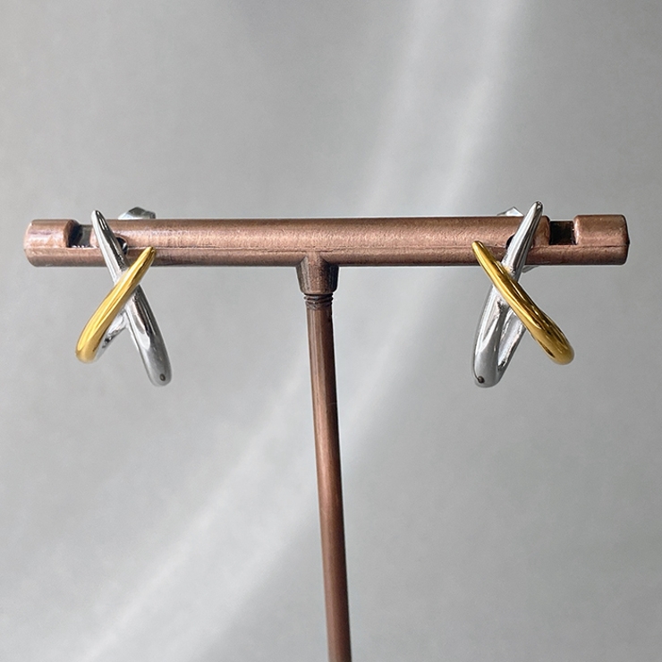 バイカラークロスステンレスピアス つけっぱなし アレルギー対応 | FACION | 詳細画像5 