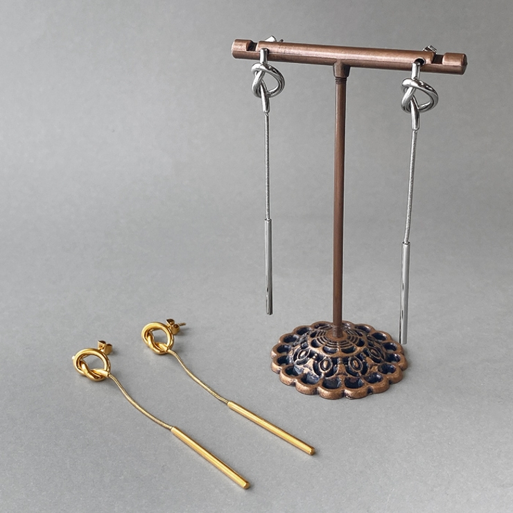 ノットラインチェーンステンレスピアス アレルギー対応 揺れる | FACION | 詳細画像4 