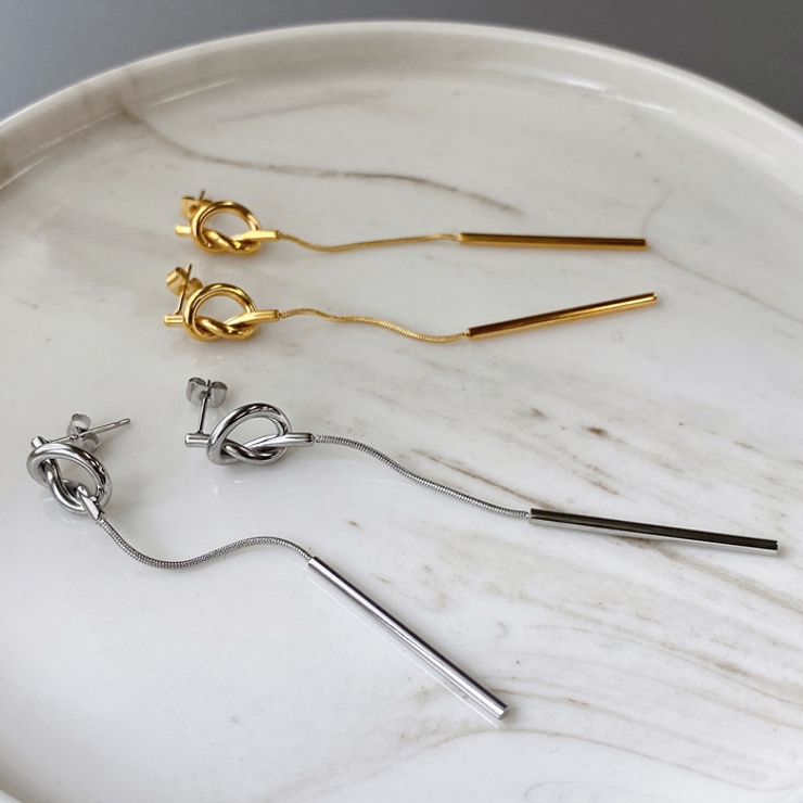 ノットラインチェーンステンレスピアス アレルギー対応 揺れる | FACION | 詳細画像2 