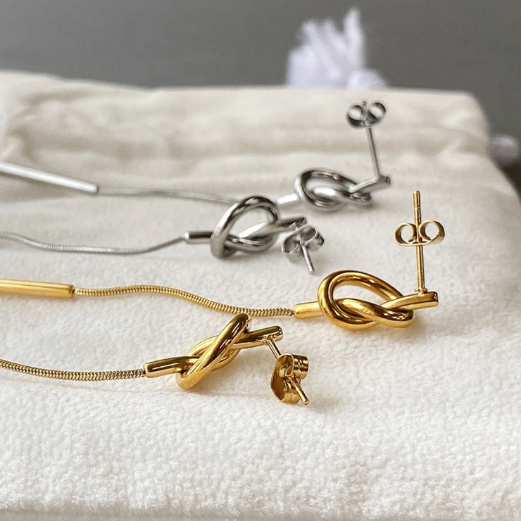 ノットラインチェーンステンレスピアス アレルギー対応 揺れる | FACION | 詳細画像3 