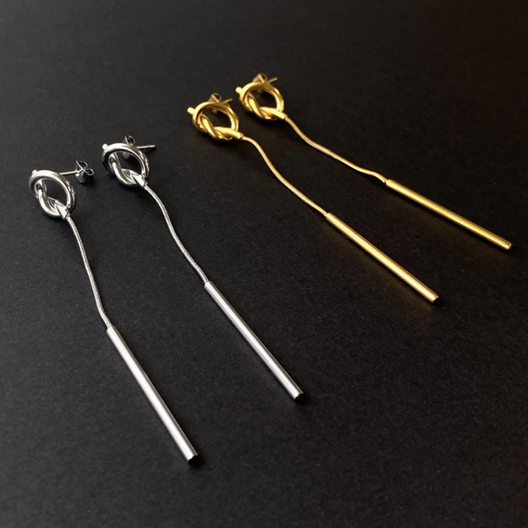 ノットラインチェーンステンレスピアス アレルギー対応 揺れる | FACION | 詳細画像1 