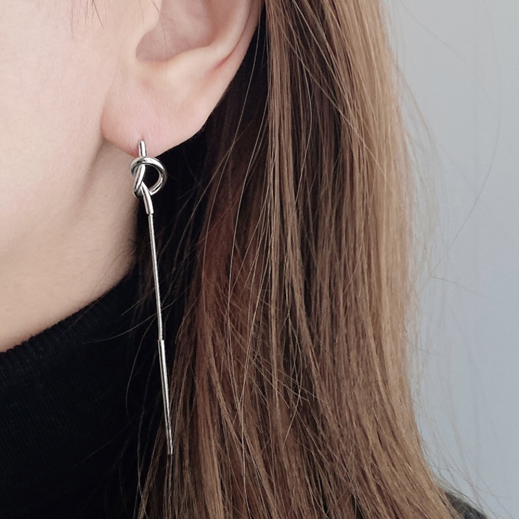 ノットラインチェーンステンレスピアス アレルギー対応 揺れる | FACION | 詳細画像7 