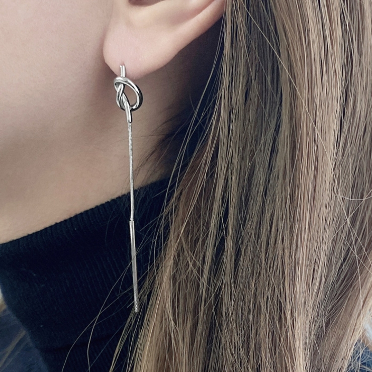 ノットラインチェーンステンレスピアス アレルギー対応 揺れる | FACION | 詳細画像9 