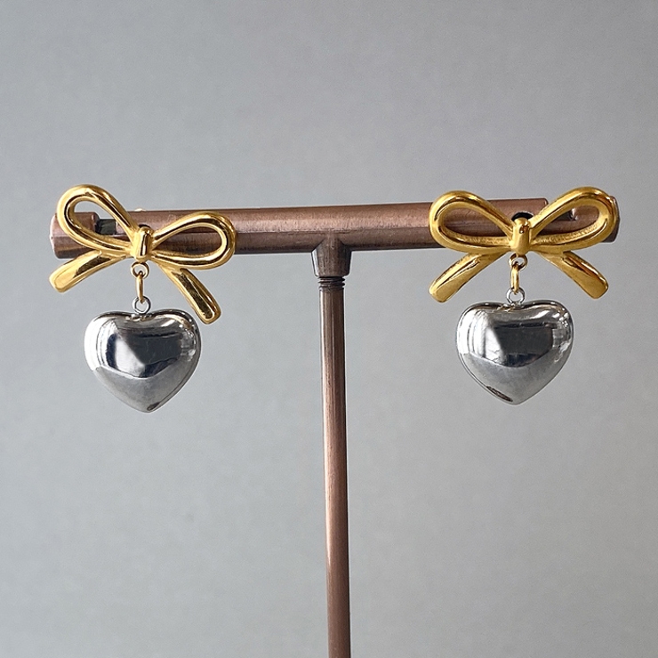 バイカラー | リボン＆ハートステンレスピアス アレルギー対応 つけっぱなし | FACION