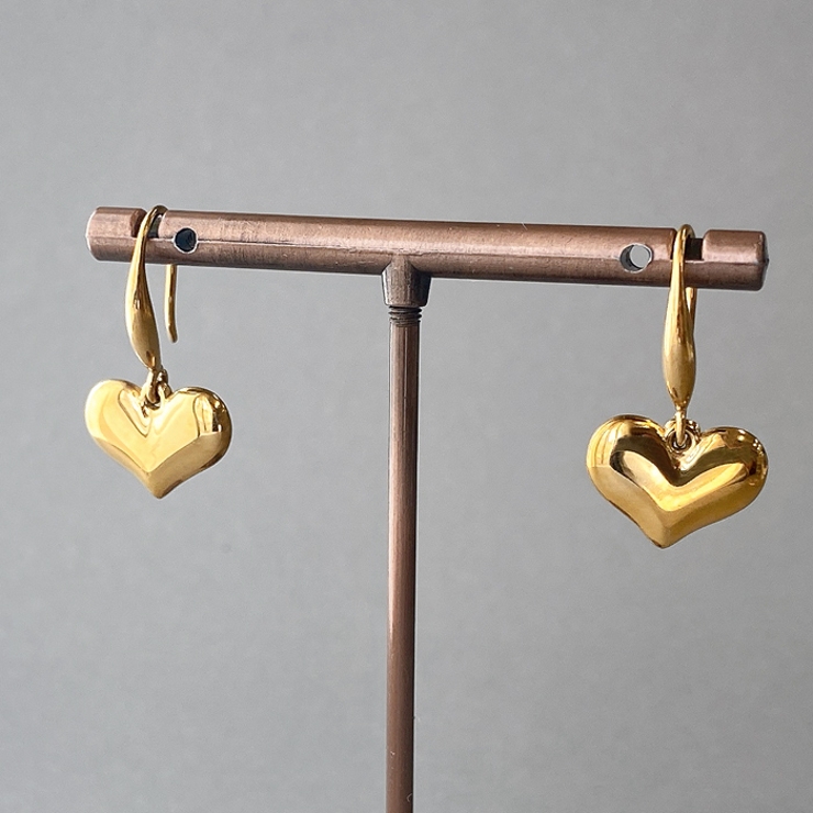 ゴールド | プランプハートステンレスフックピアス アレルギー対応 つけっぱなし | FACION