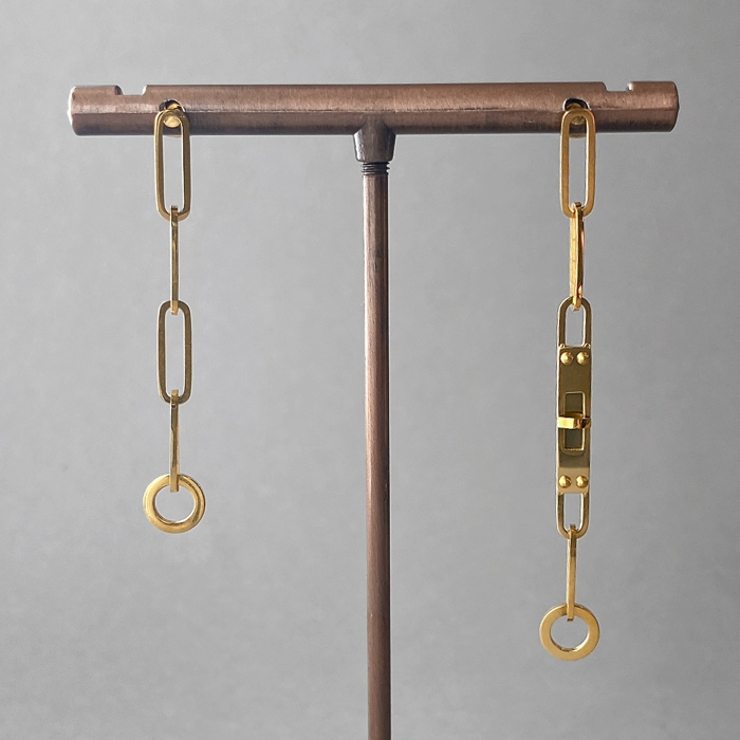 ゴールド | アシンメトリステンレスデザインチェーンピアス 金属アレルギー アレルギー対応 | FACION